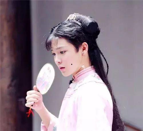 侯明昊女友爆料视频最新,揭秘明星恋情背后的真相!”