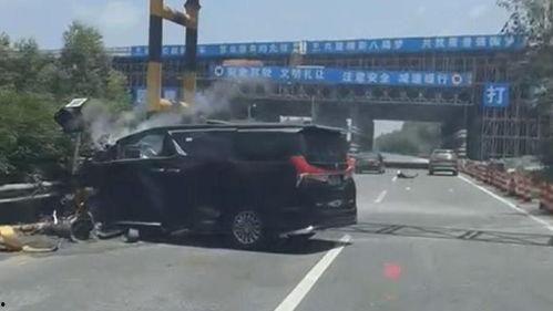 南沙车祸爆料新闻报道最新,多车相撞事故致多人伤亡,现场情况紧急处理中